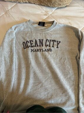 Light Gray 'Ocean City Maryland' Crewneck Sweater